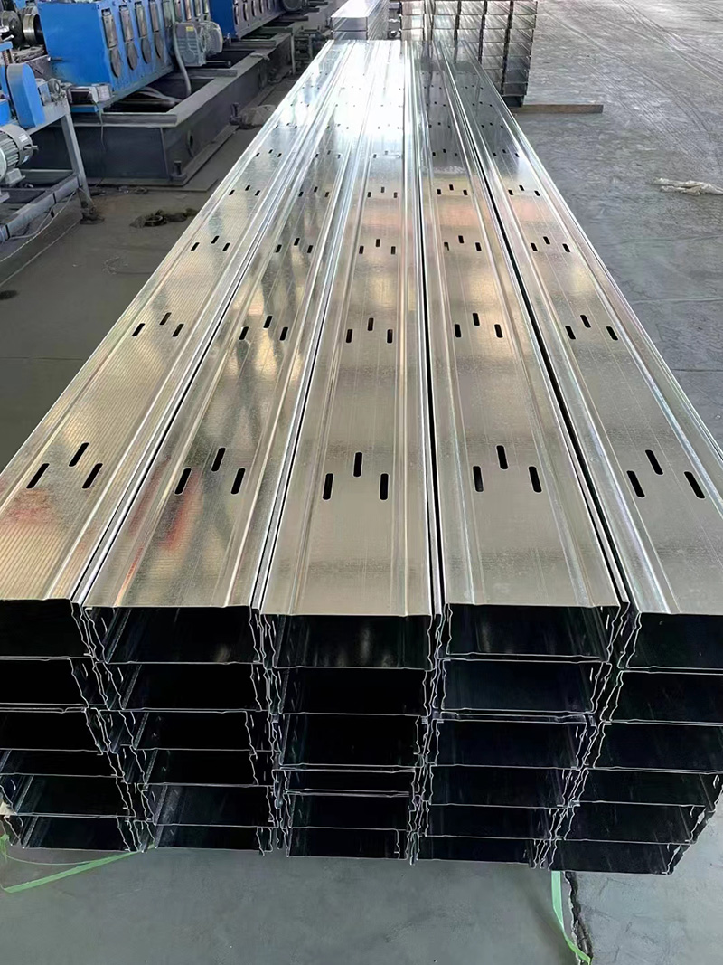 <b>托盘式电缆桥架</b>