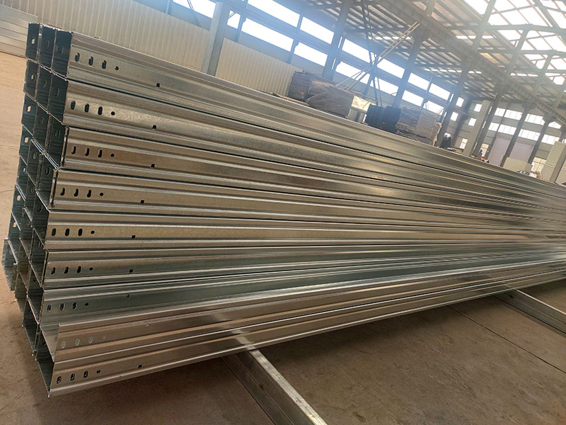 <b>热镀锌电缆桥架</b>