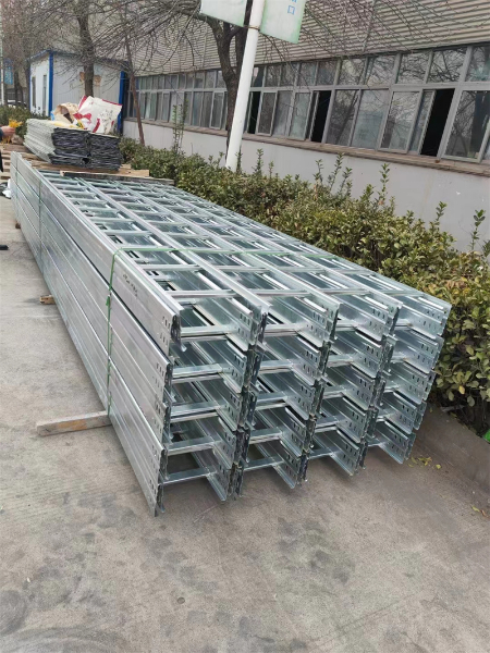 <b>梯式电缆桥架</b>